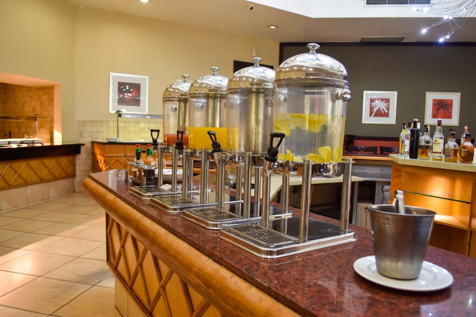 Cresta Lodge Gaborone Bagian luar foto