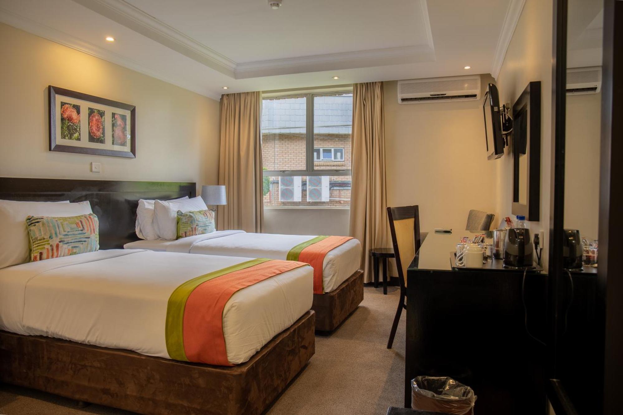 Cresta Lodge Gaborone Bagian luar foto