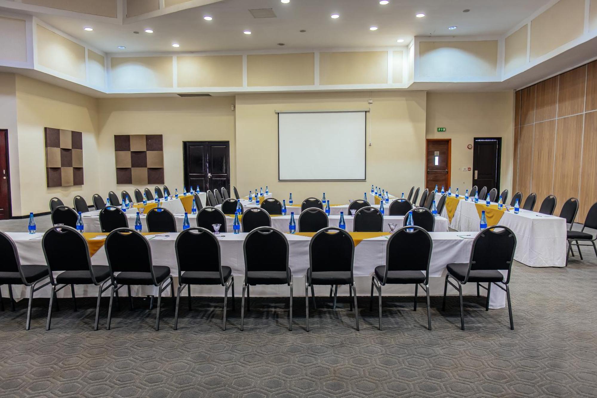 Cresta Lodge Gaborone Bagian luar foto