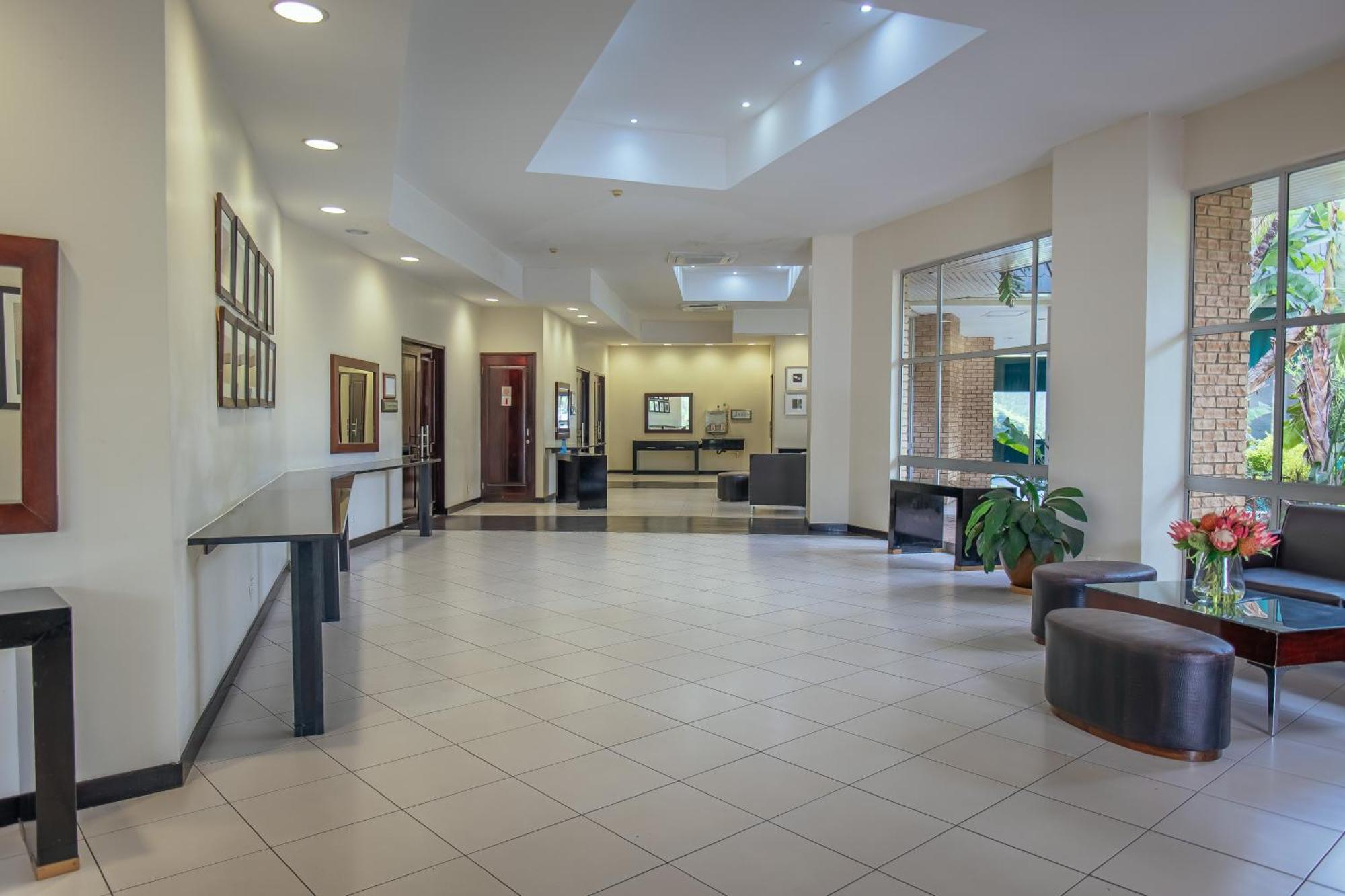 Cresta Lodge Gaborone Bagian luar foto