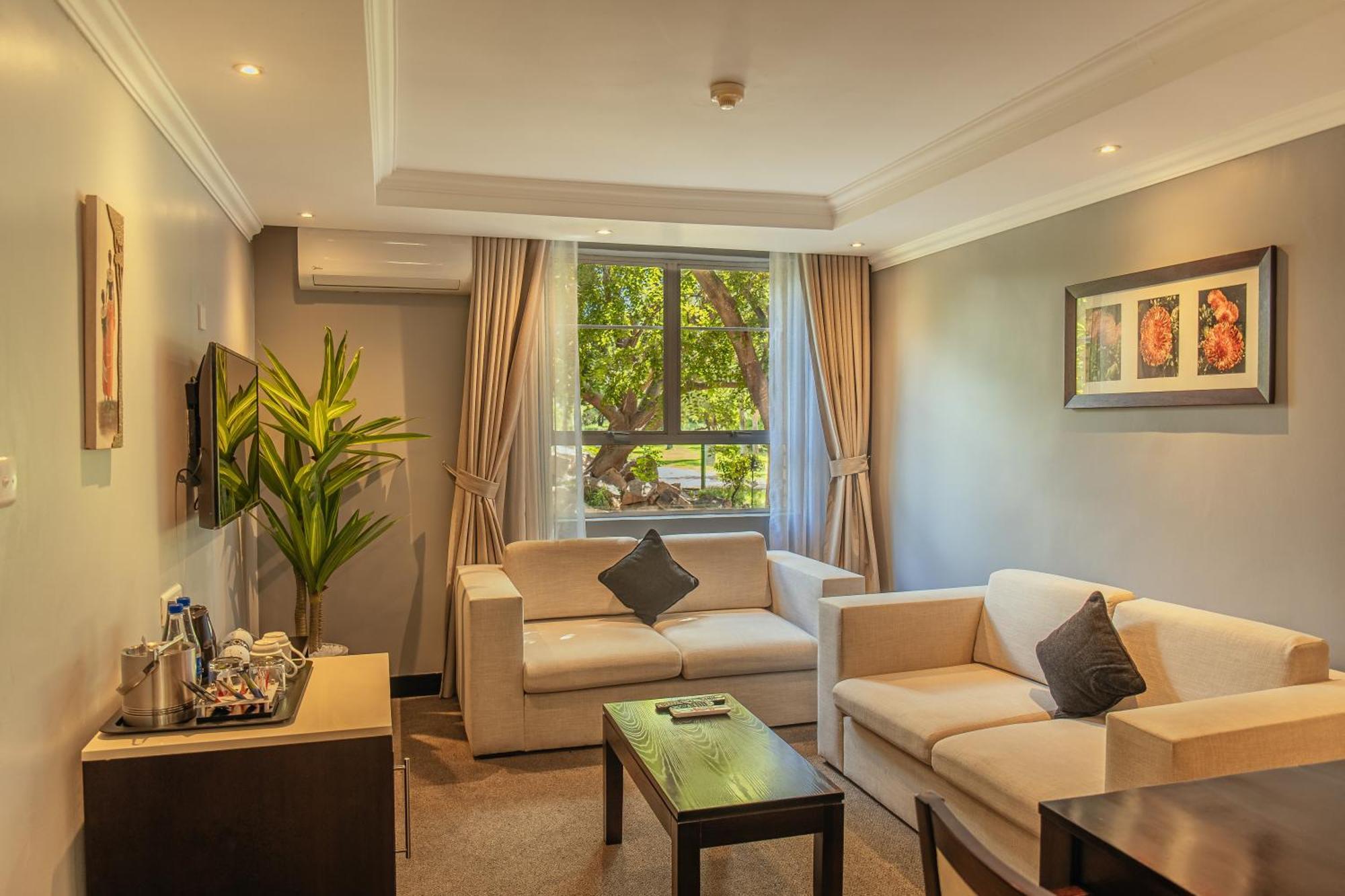 Cresta Lodge Gaborone Bagian luar foto