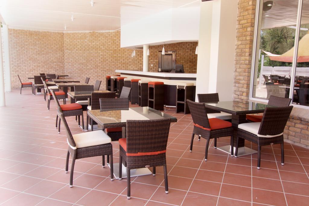 Cresta Lodge Gaborone Bagian luar foto