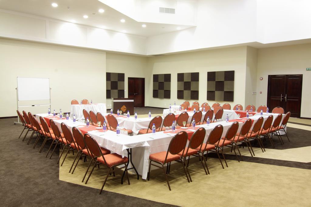 Cresta Lodge Gaborone Bagian luar foto